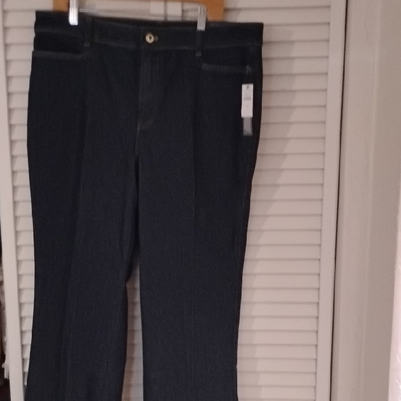 Talbots Daphne Wash High-Rise Flare Jeans - Picture 8 of 13